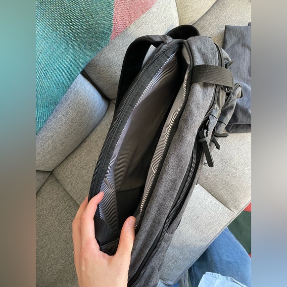 SwissGear Hybrid Travel Laptop Backpack, Heather Grey, 18-Inch - Picture 10 of 16